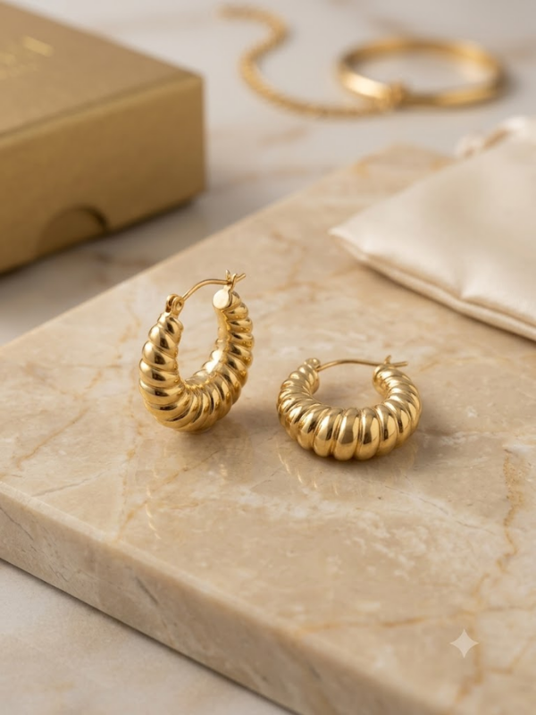 Aria Gold Kabartmalı Halka Kadın Küpe