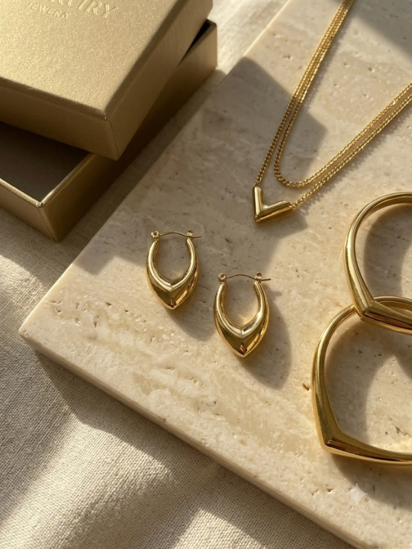 Glow Gold V Form Kadın Küpe